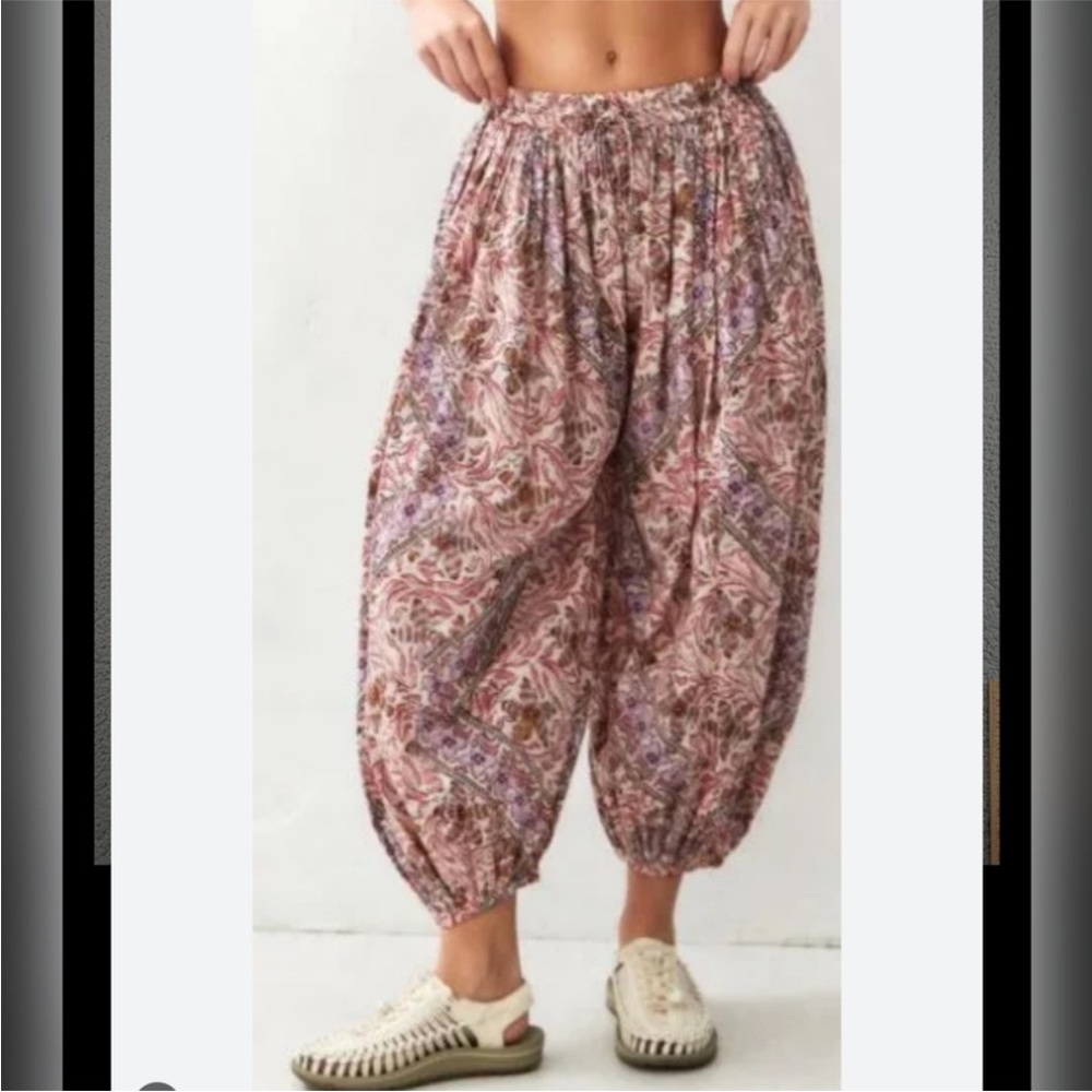 Urban Outfitters floral balloon Pants - Picture 3 of 5